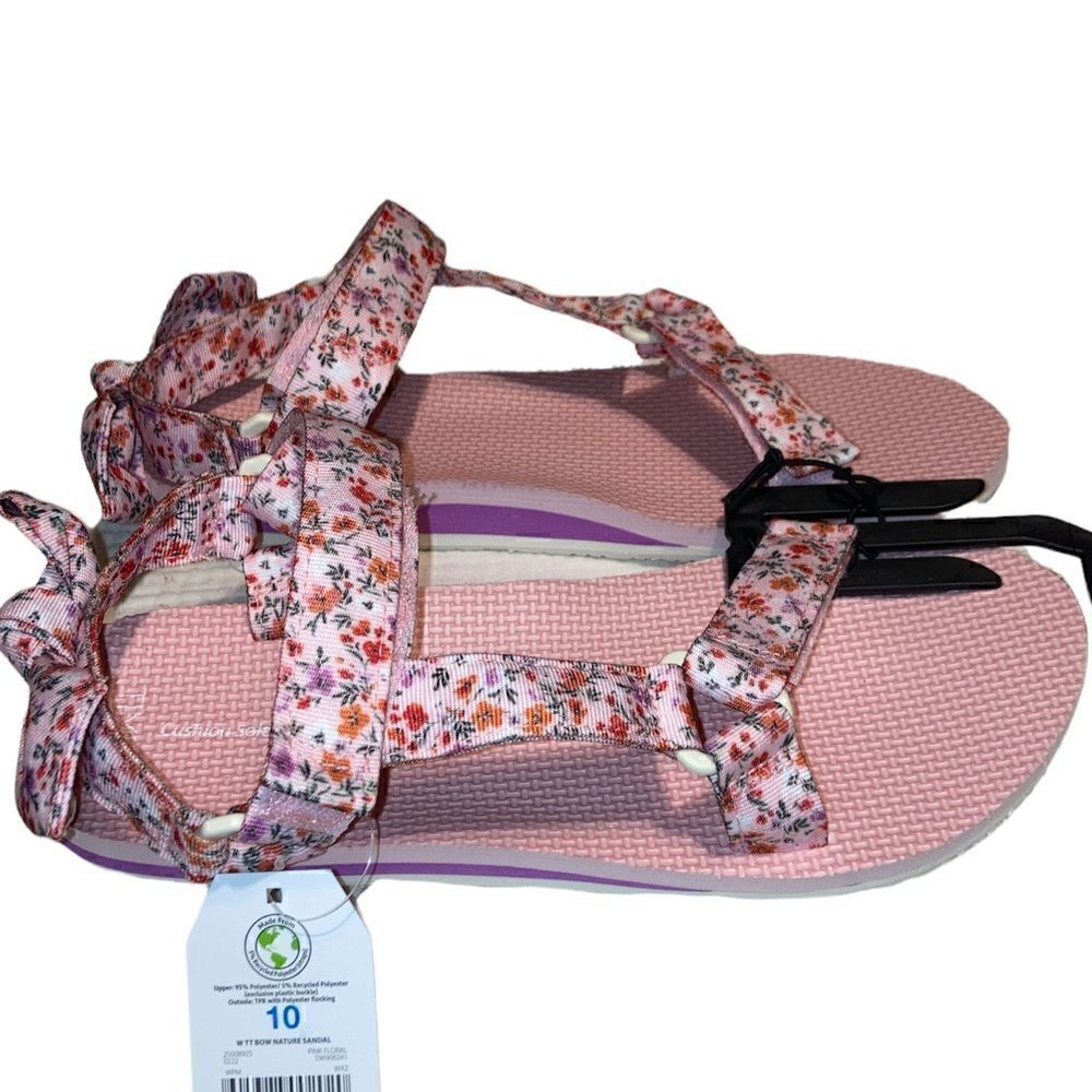 Time and Tru Sandals 8